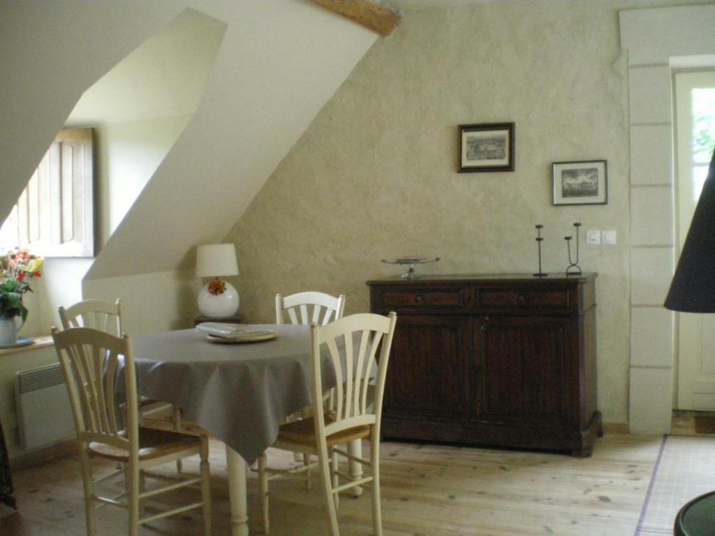 Gîte Cravant-les-Côteaux, 3 pièces, 4 personnes - FR-1-381-60 photo 4