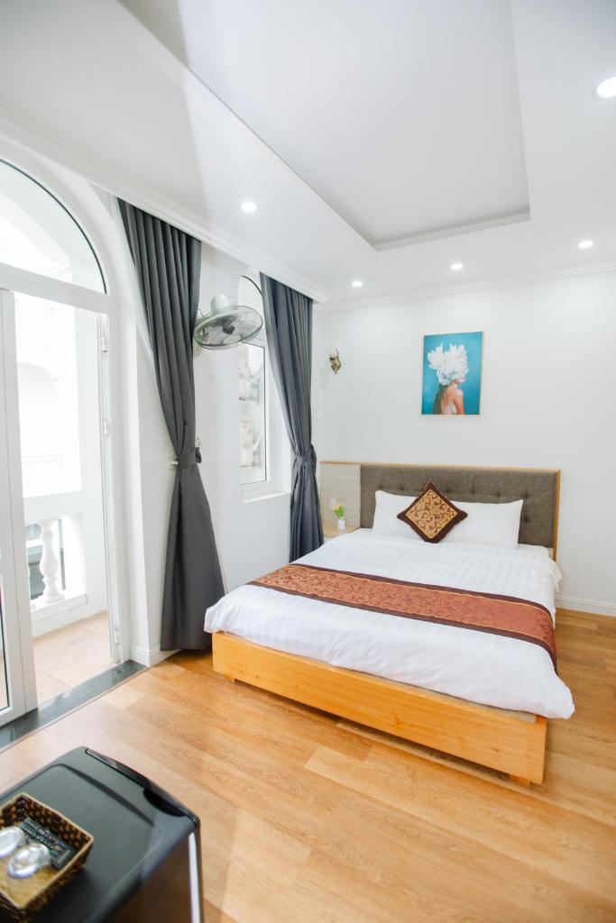 Central Wall Hue homestay