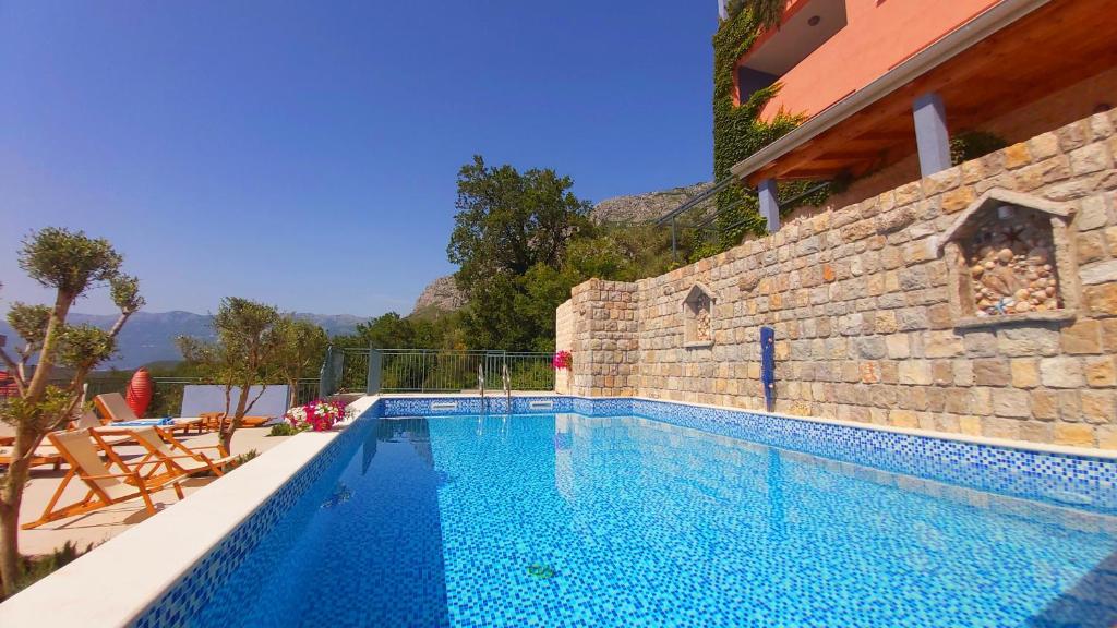 Blue Mediterranean Apartments photo 2