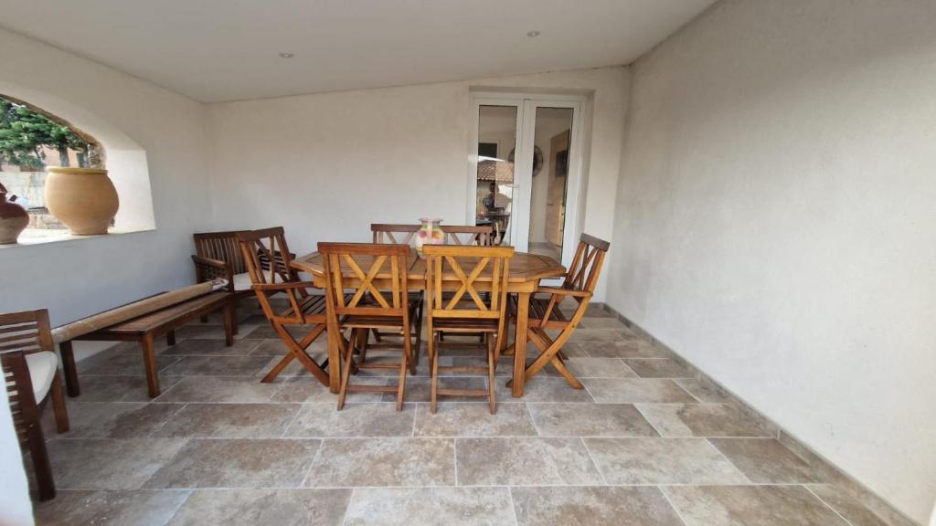 Petite maison en pierre photo 1