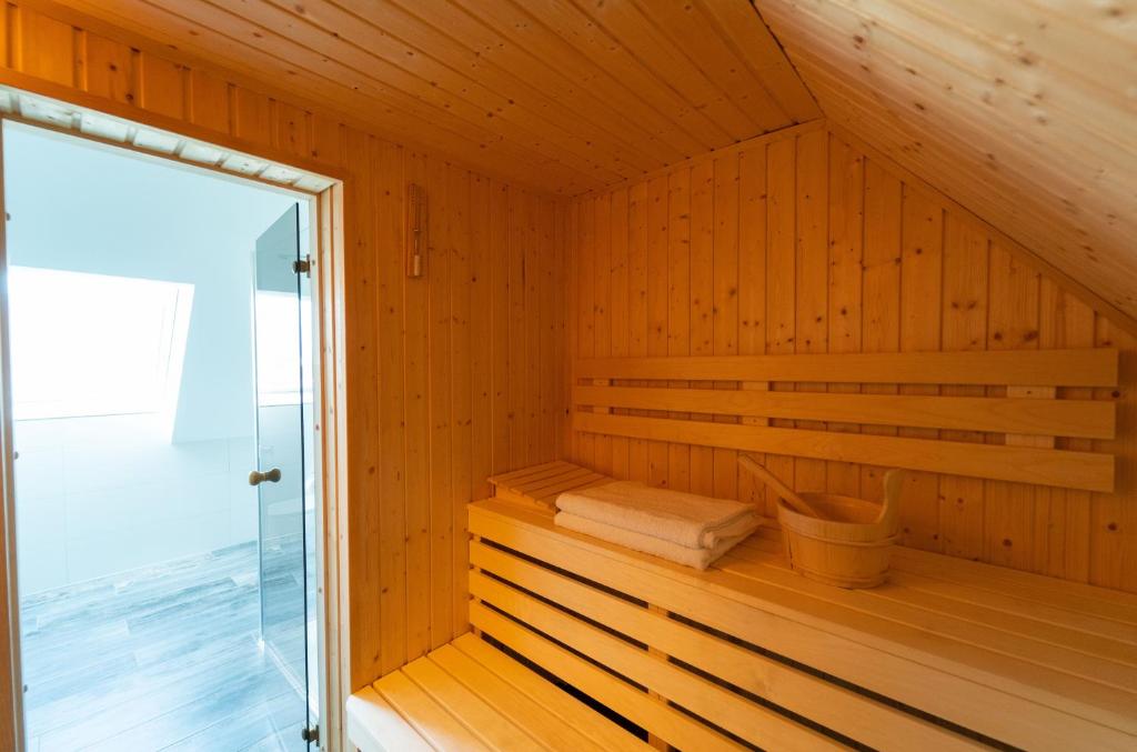 Haus am See mit Sauna und Kamin photo 3