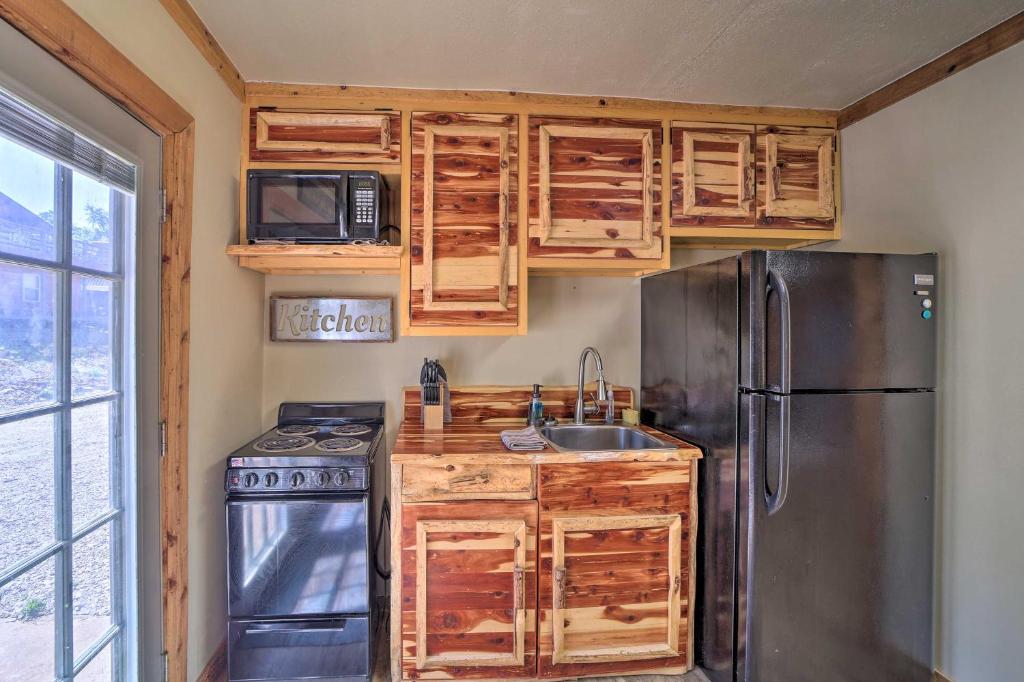 Cozy Vian Cabin 1 Mi to Tenkiller State Park photo 1