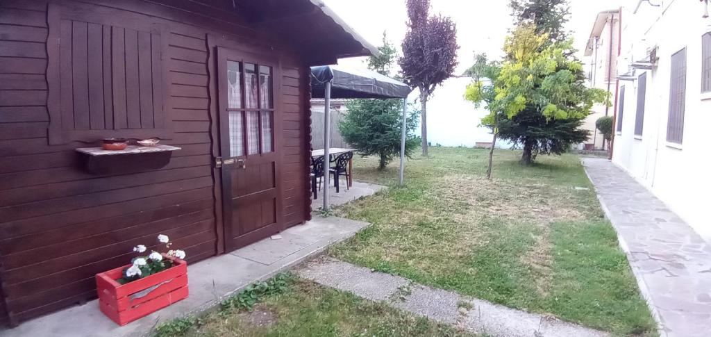 locazione mimosa con giardino photo 4