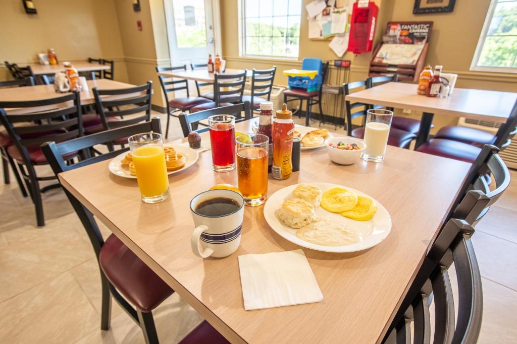 Rosebud Inn image