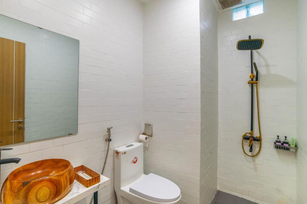 KenKeSu- 2 adjacent floors -4BRs- 15 mins walk to Dragon Bridge