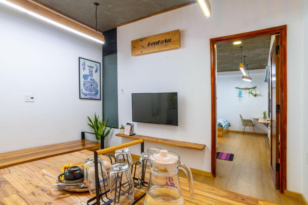 KenKeSu- 2 adjacent floors -4BRs- 15 mins walk to Dragon Bridge