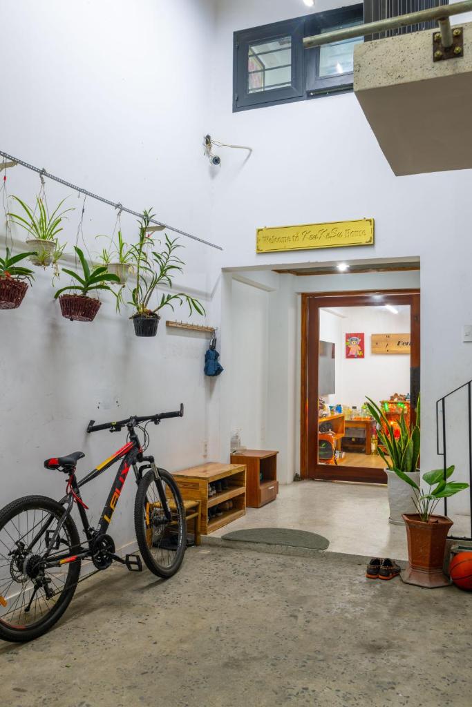 KenKeSu- 2 adjacent floors -4BRs- 15 mins walk to Dragon Bridge