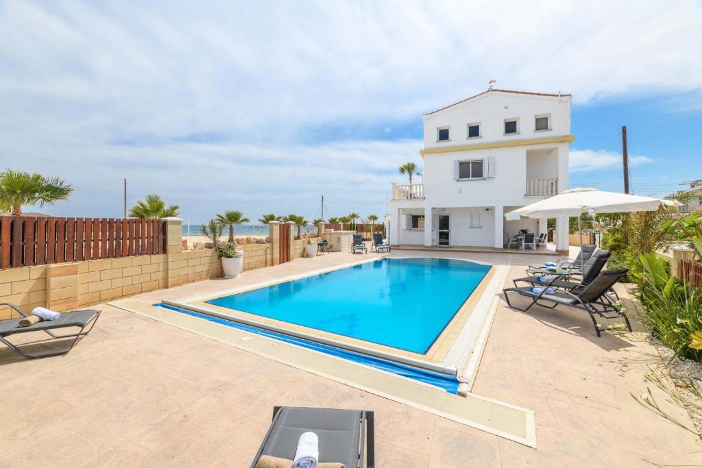 Sirens Beach House photo 1