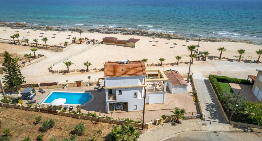 Sirens Beach House photo 3