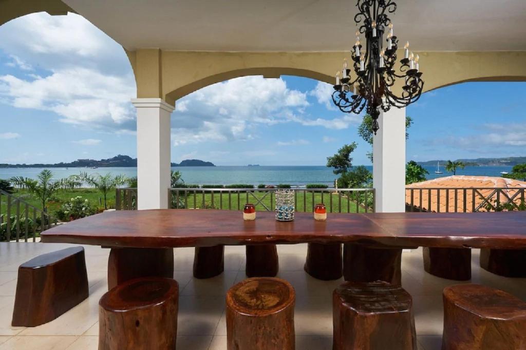 Beachfront Potrero - nice 7-BR villa, private cook included - Casa Royal photo 2