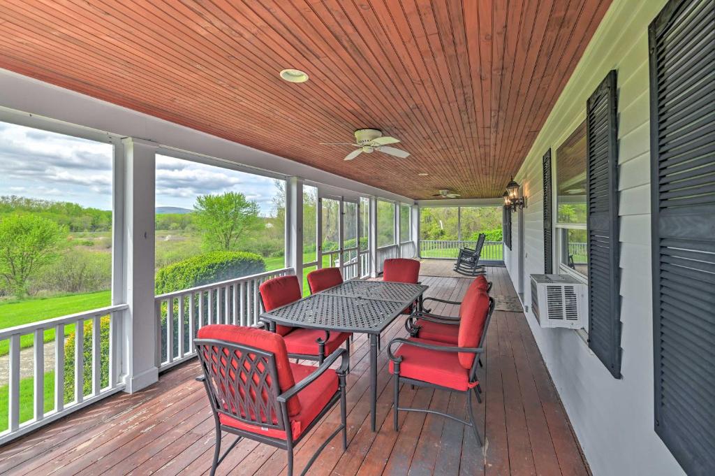 Spacious Berkshires Retreat about 3 Mi to Skiing! photo 1