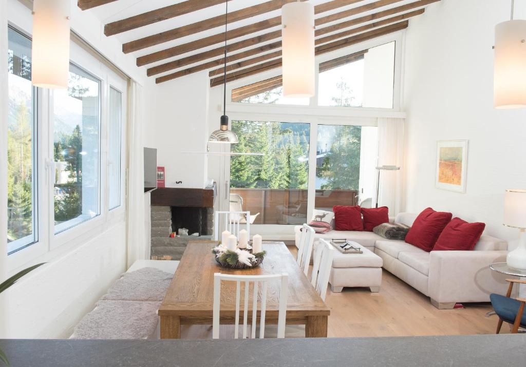 Flat La Riva 111 with pool-Lenzerheide