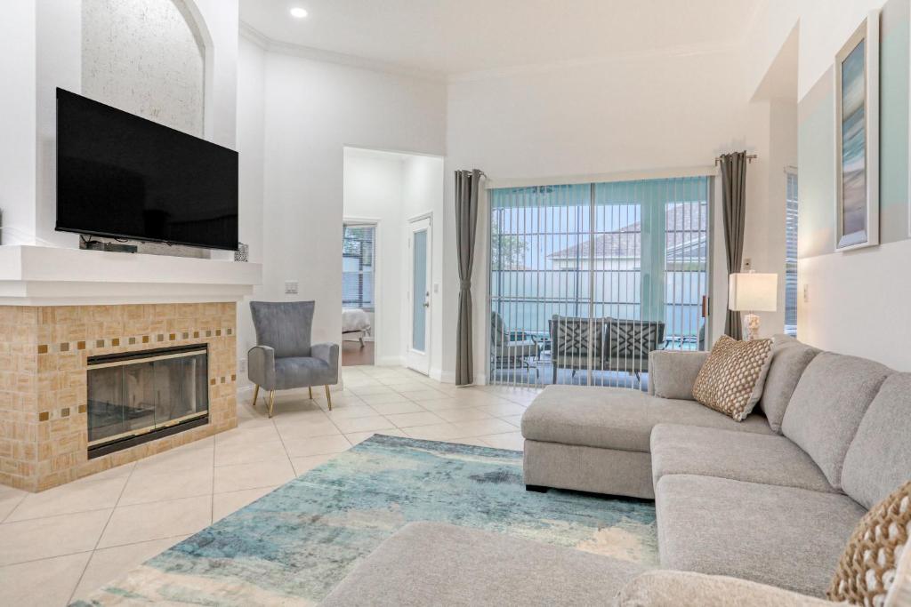Golf Course Estates photo 1