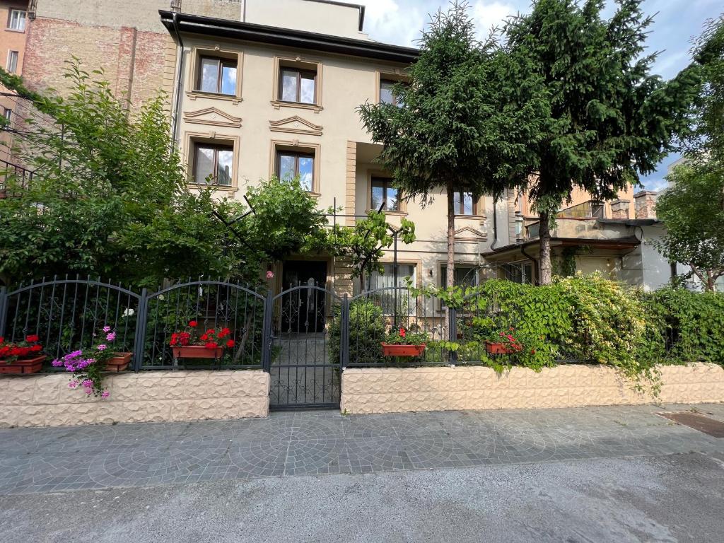 Hotel Boutique Cathedral Plaza Residences room for rent downtown, Bucharest