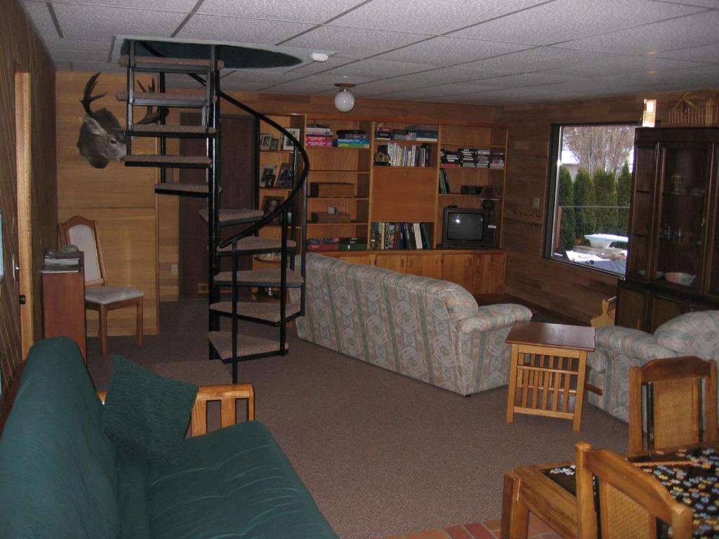 Kamloops Log Home Bed and Breakfast photo 3