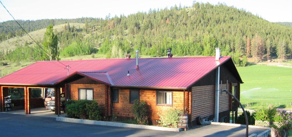 Kamloops Log Home Bed and Breakfast photo 4
