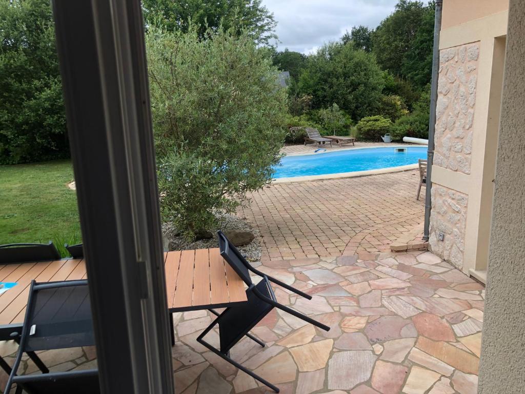 Maison avec piscine 10 minutes du circuit 24h photo 3