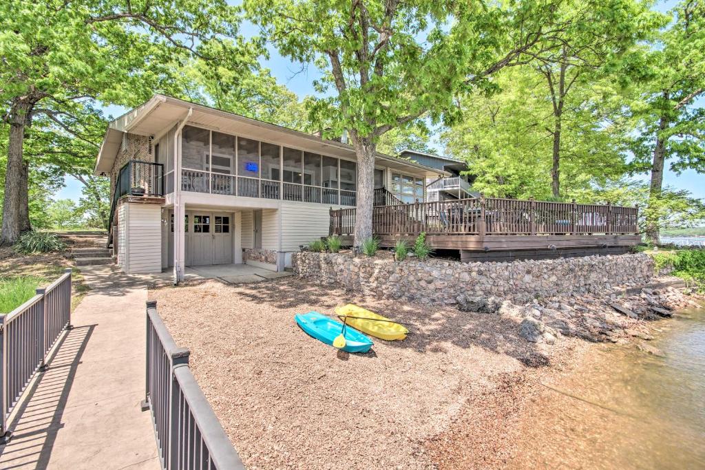 Waterfront Lake Ozark Pad Fishing and Boat Dock! photo 1