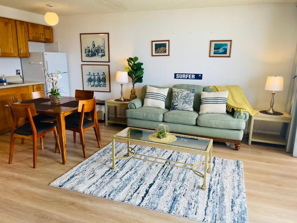 Waikiki Banyan 3411 Ocean View - FREE PARKING - Tap to explore photos