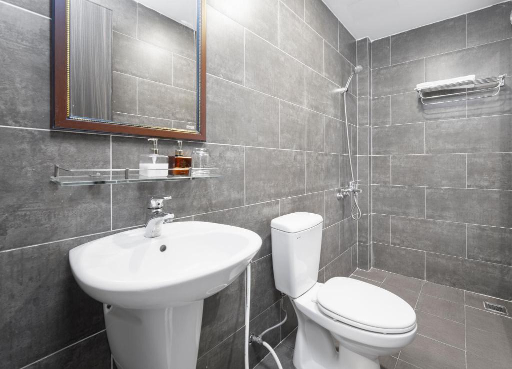 AOA HOTEL & APARTMENT DANANG