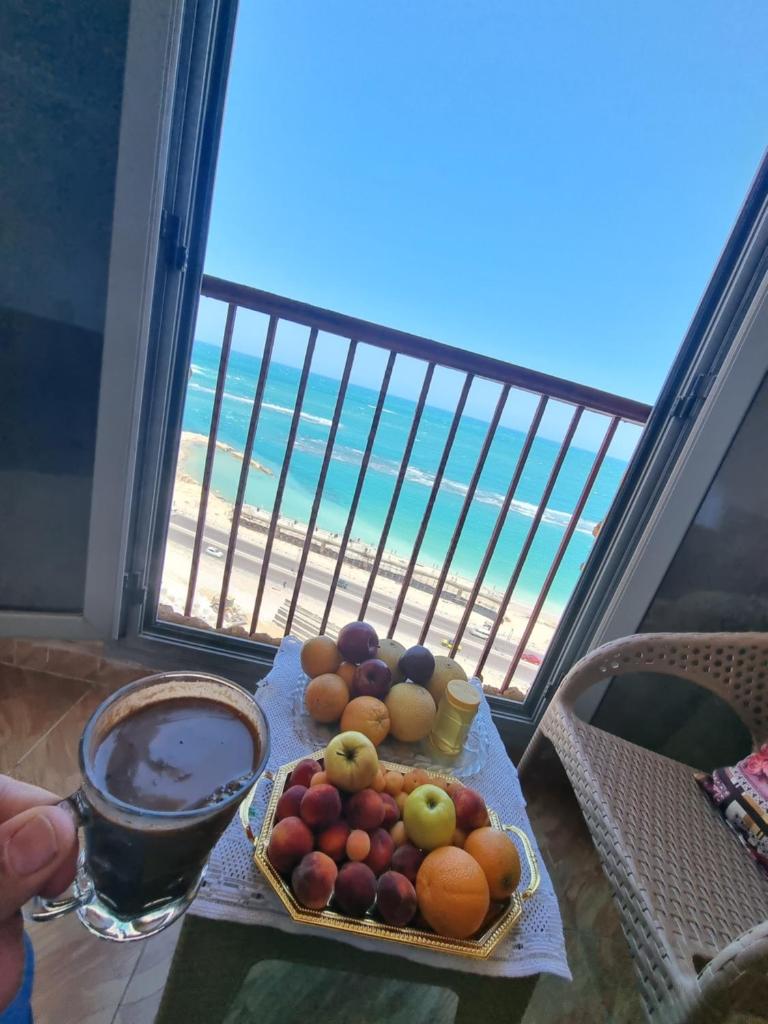 Panoramic Sea View ZAMZM Flat miami FAMILY شقة فندقية زمزم بانورما بشاطئ ميامي - الاسكندرية صف اول مباشر علي بحر - عائلات فقط photo 3