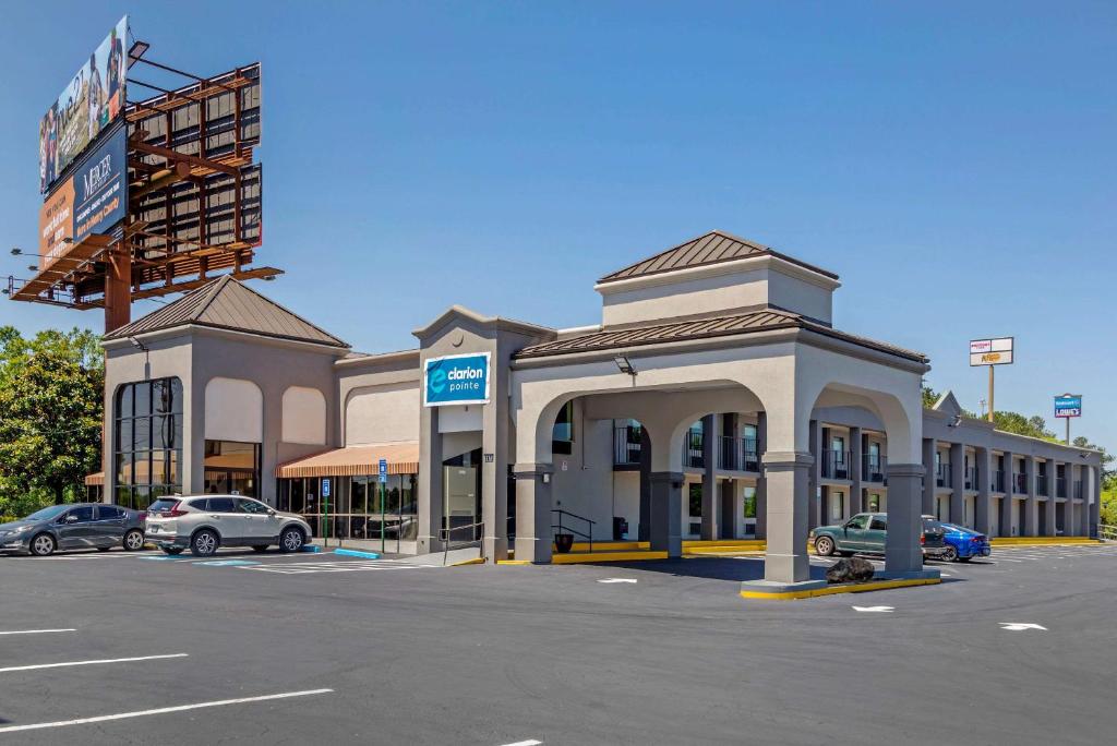 Clarion Pointe McDonough photo 2
