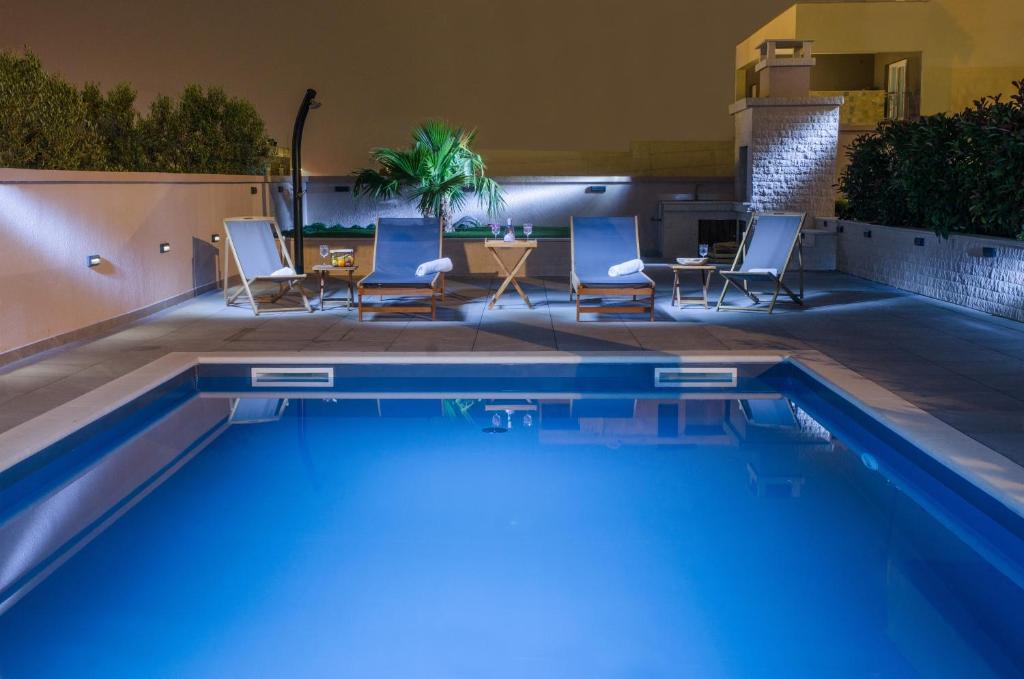 Garden Villa photo 2