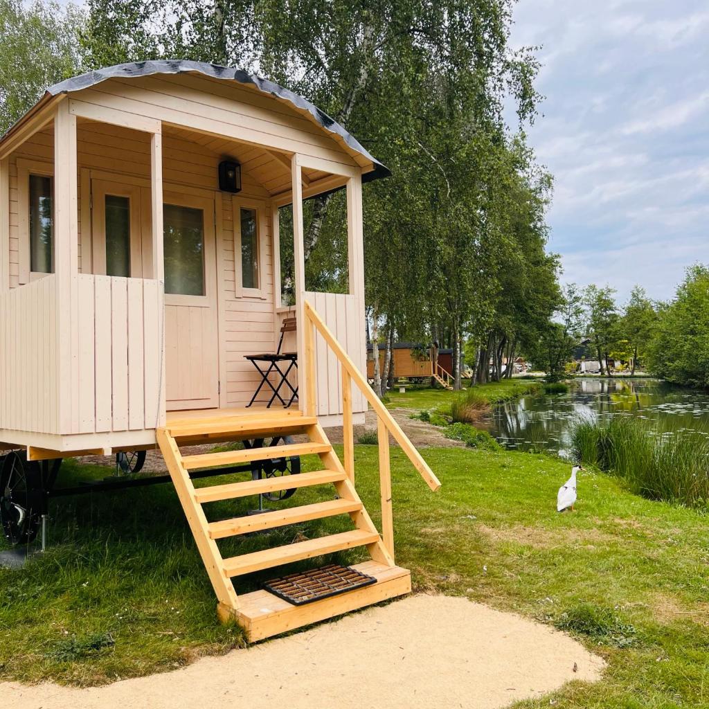 Glamping Limburg - Back To Nature Experience photo 1