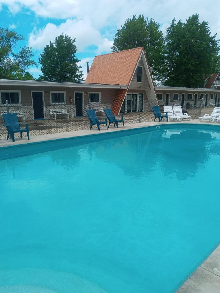 The Palms Motel photo 1