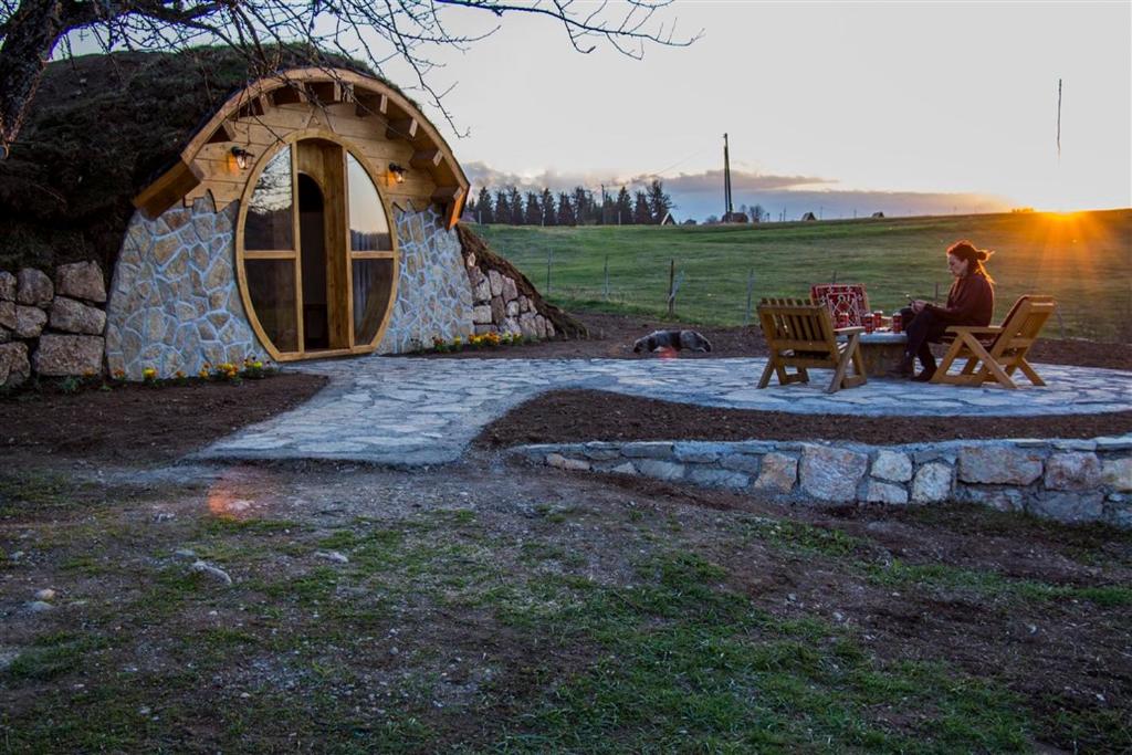 Mountain bungalows and a Hobbit House - Jazavčije Rupe photo 1