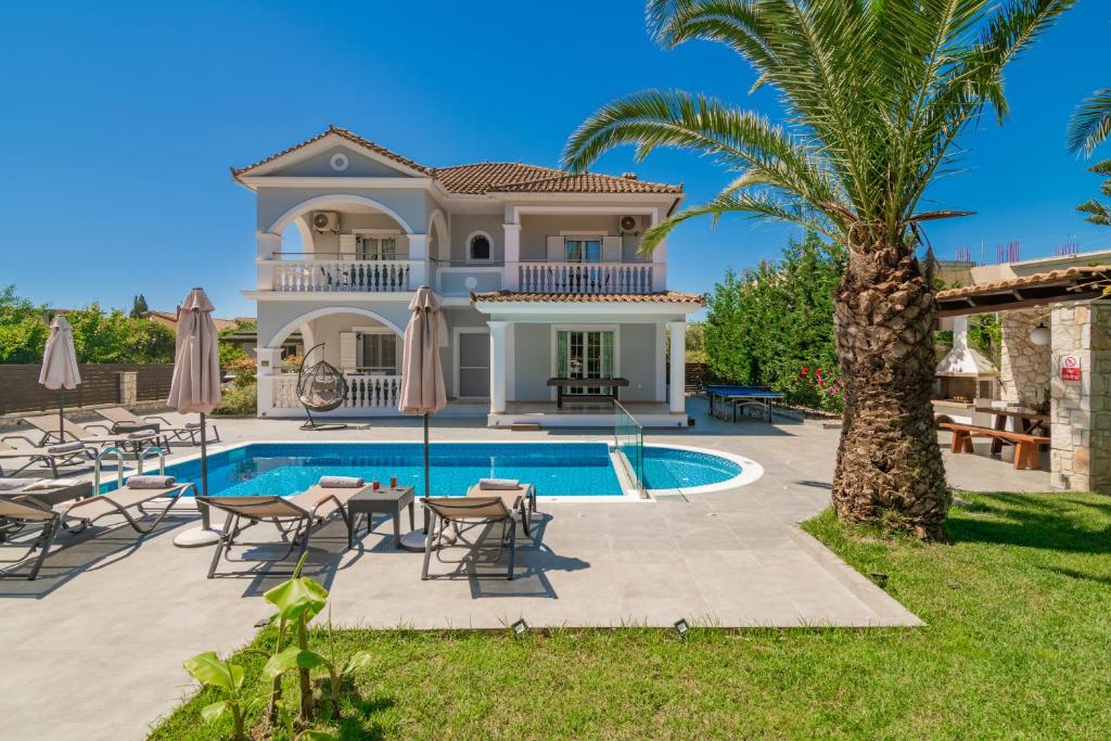 Luxury Villa Vanato & Pool photo 1