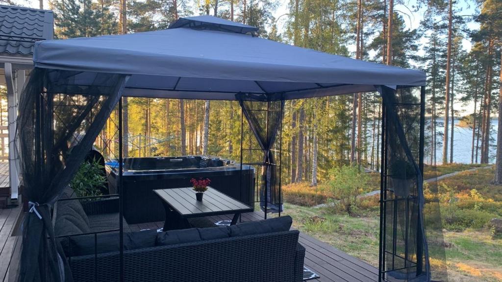 Elegant villa on the shore of Lake Saimaa photo 4