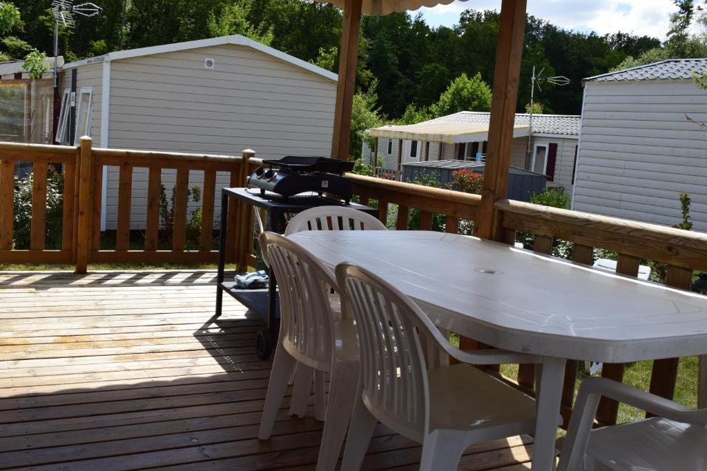 Mobil Home tout confort 6 personnes avec wifi photo 1