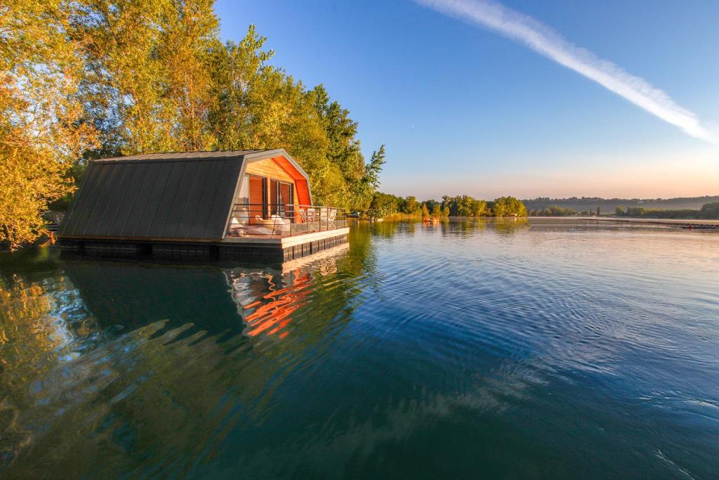 Maison flottante - Houseboat - Baurech Insolite photo 2