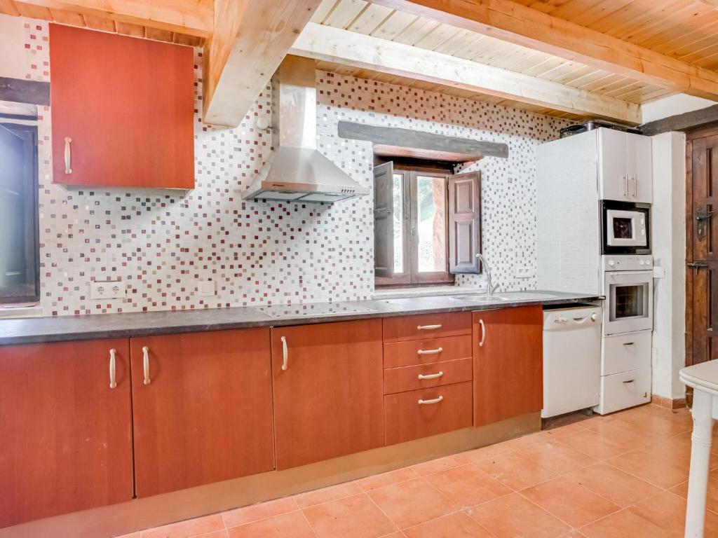 Rustic Holiday Home in Merilla with Valley View photo 2