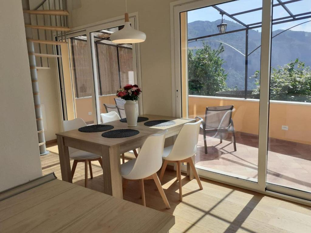 Attractive holiday home in Ventimiglia with private terrace photo 3