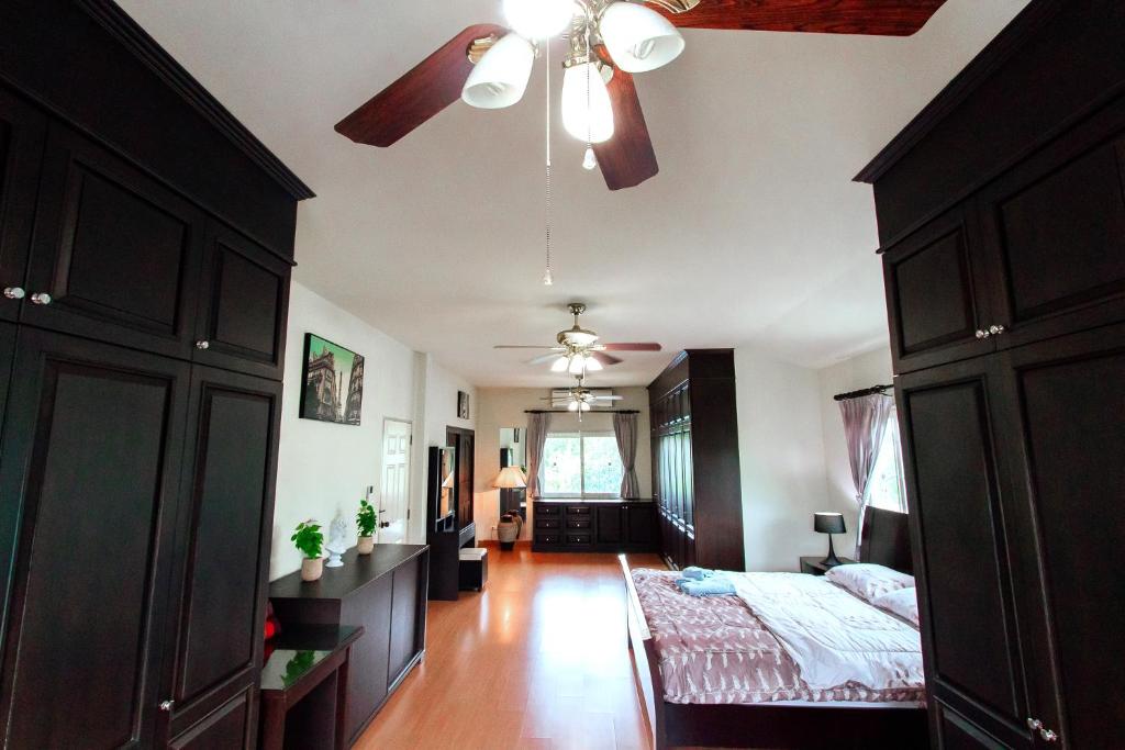 PRIVATE RESIDENCE HOSTED by Sasithorn photo 1