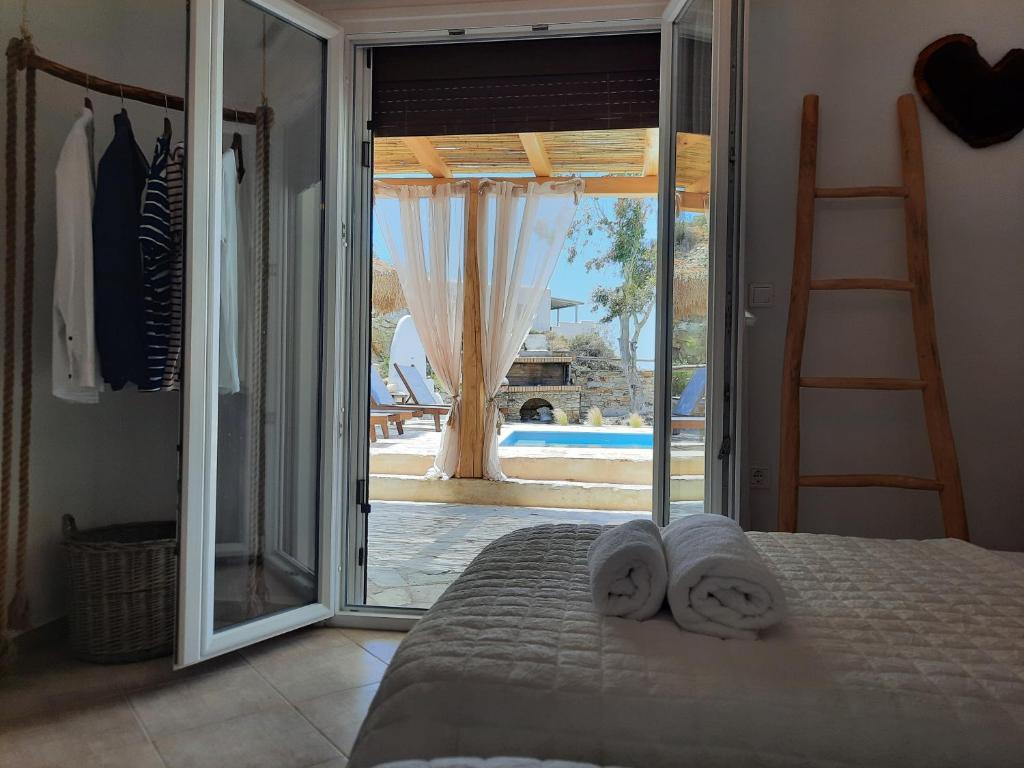 Janakos View Apartment with Private Pool photo 3