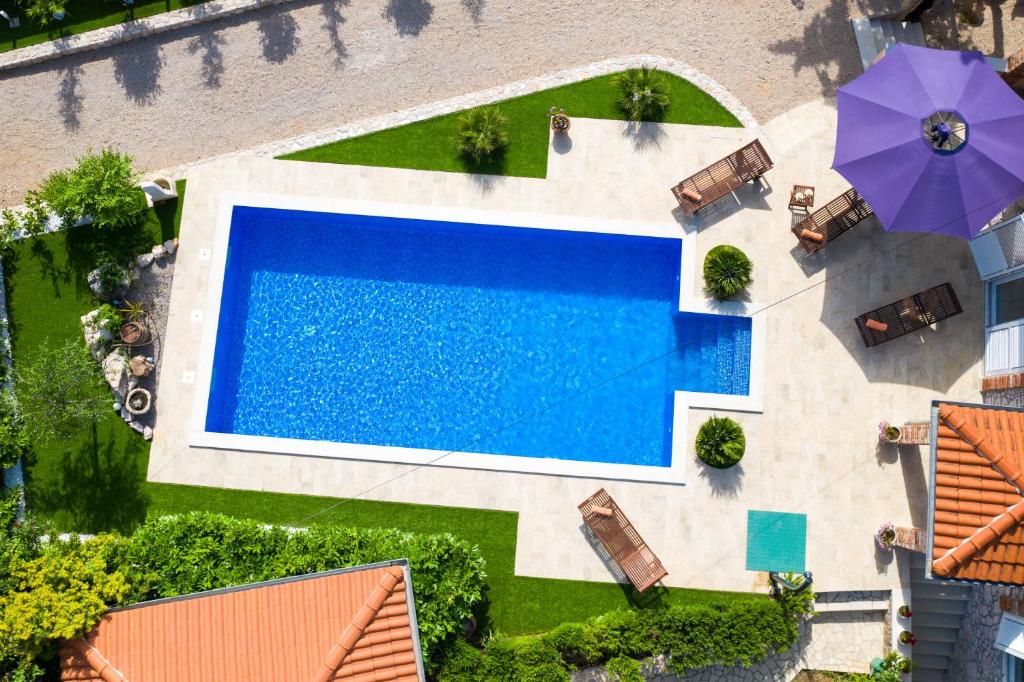 Villa with private swimming pool, sauna and jacuzzi photo 4