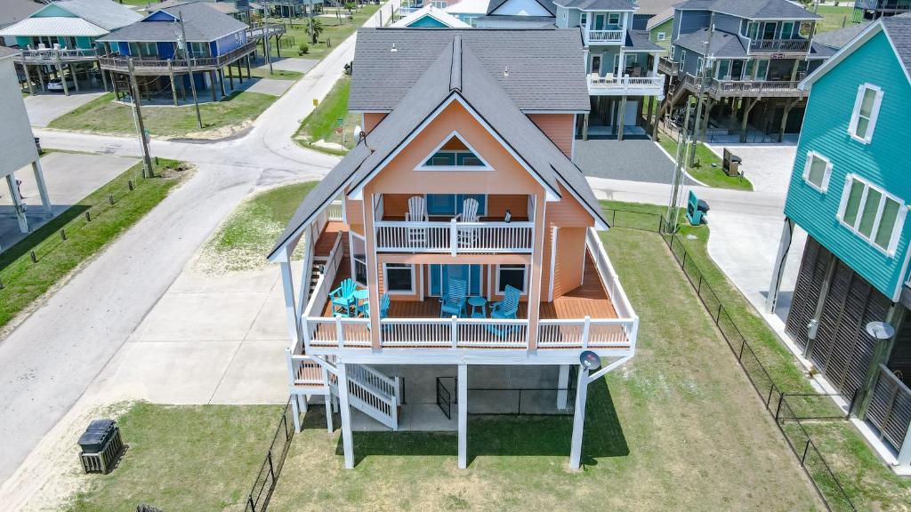 Summer Getaway Specials! Front Row Views - Tiki Bar - Playground - Fenced Yard photo 1