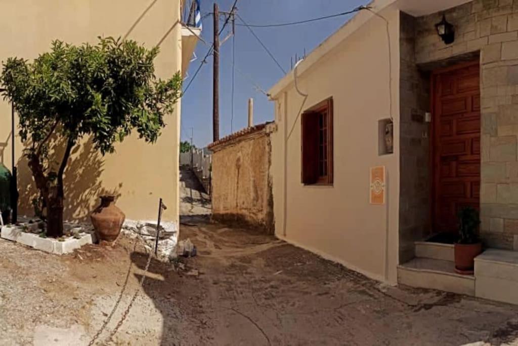 Μπαλκόνι του Αιγαίου father's house in Kimi photo 3