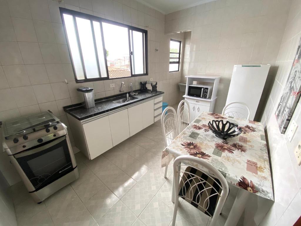 Apartamento no Guarujá, a poucos minutos da praia photo 3