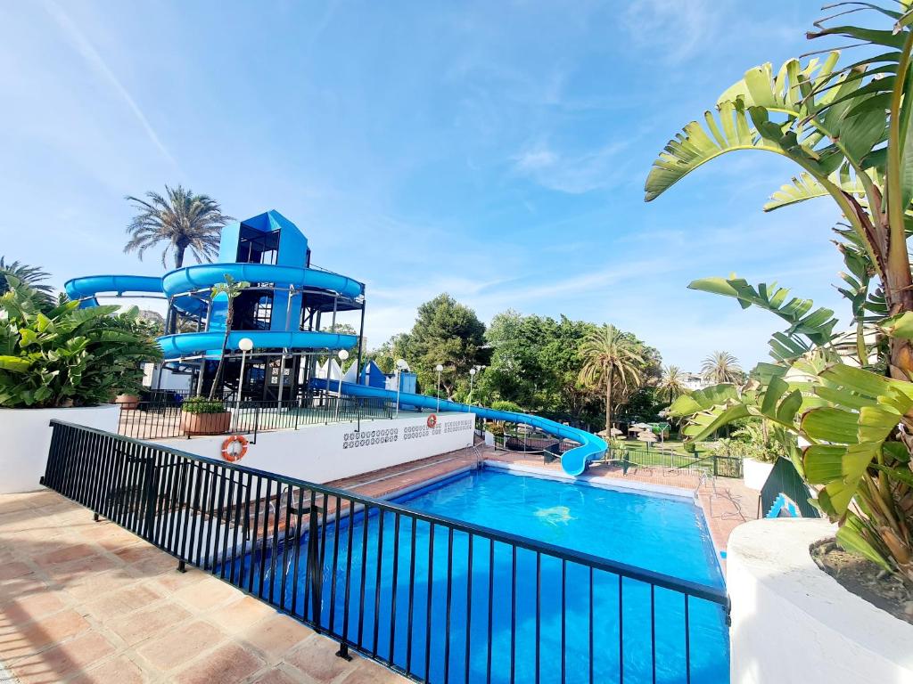 Precioso apartamento con piscinas y vistas al mar. photo 3
