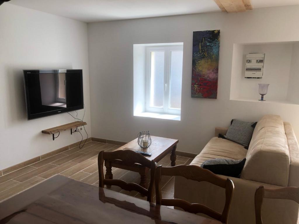 Gîte au calme entièrement rénové photo 1