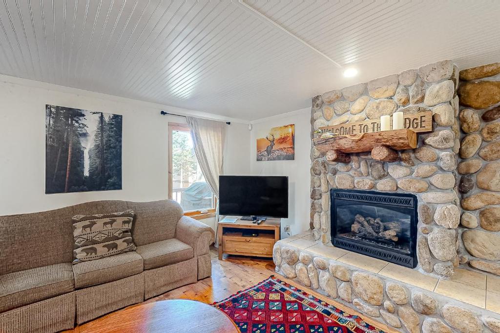Oso Lodge Unit B photo 1