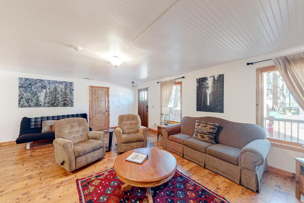 Oso Lodge Unit B photo 3