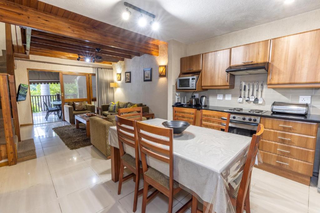 Legend Safaris 257B - in Kruger Park Lodge photo 1