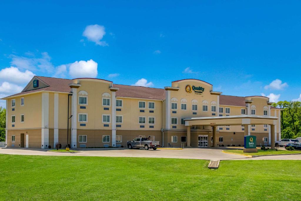 Quality Inn & Suites photo 1