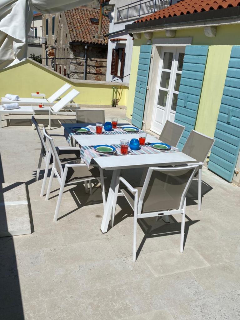 Spacious 2 storey apartment old town Mali Lošinj photo 1
