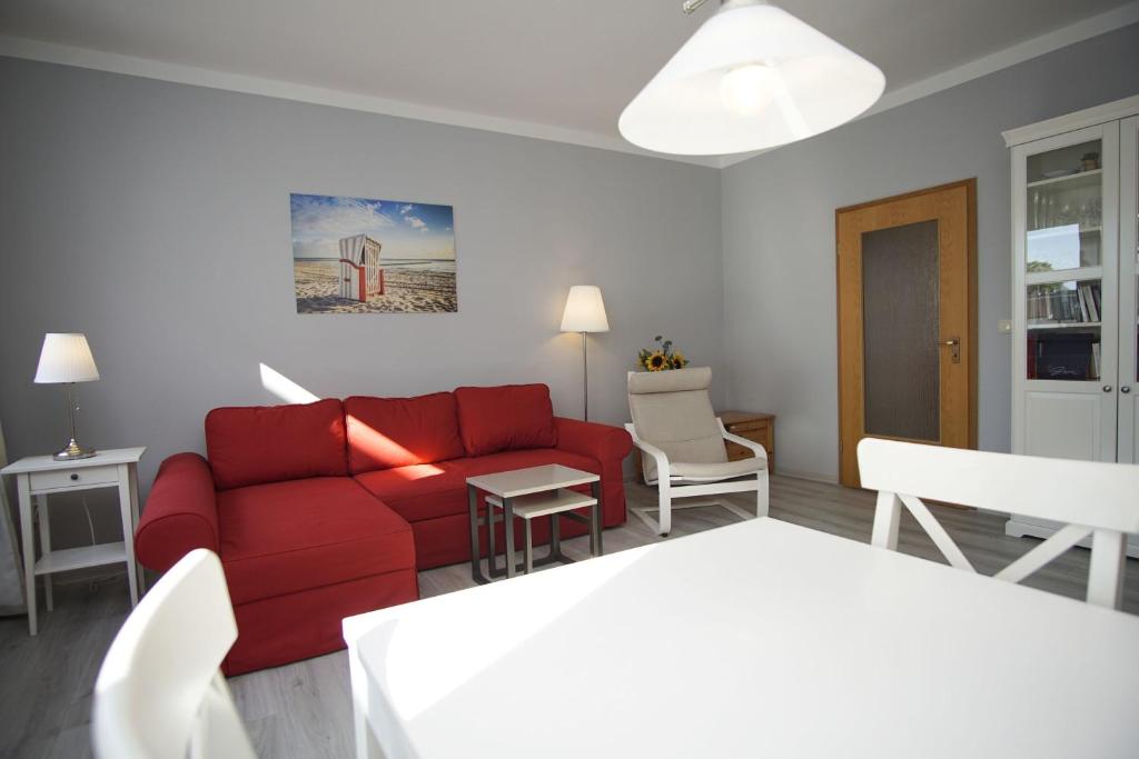 ruhige Lage mit Balkon, gratis Nutzung vom AHOI Erlebnisbad und Sauna in Sellin - Villa Käthe FeWo 07 photo 4